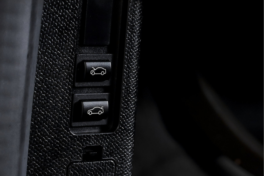 BMW i3 Basis 94Ah 33 kWh | S/k-panodak | Harman/Kardon | Dig. Cockpit | Adapt. cruise | Stoelverw. | PDC | Camera | NAV | ECC | LM 20" |