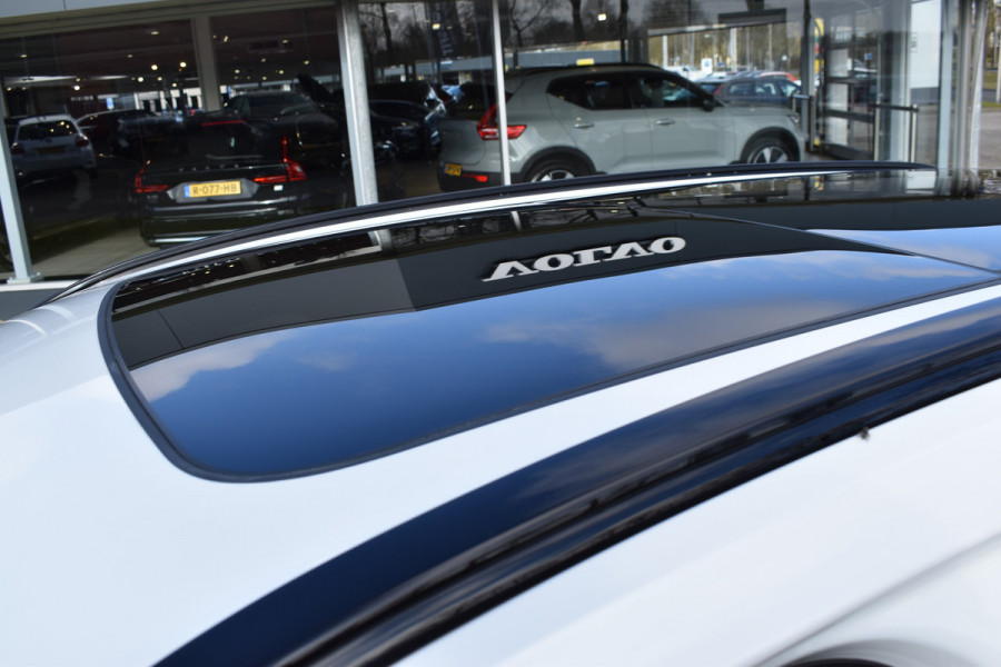 Volvo XC60 T6 Plug-in hybrid AWD Plus Dark | Trekhaak | Harman Kardon | Full LED