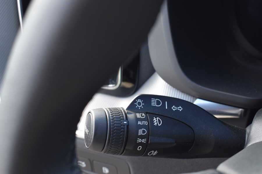 Volvo XC60 T6 Plug-in hybrid AWD Plus Dark | Trekhaak | Harman Kardon | Full LED