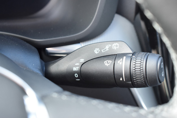 Volvo XC60 T6 Plug-in hybrid AWD Plus Dark | Trekhaak | Harman Kardon | Full LED