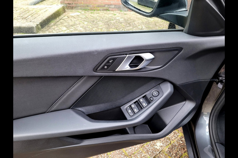 BMW 1-serie 118i Sport-Line, Camera, Digi Cockpit [1e eig. NL BTW]