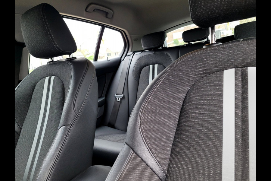 BMW 1-serie 118i Sport-Line, Camera, Digi Cockpit [1e eig. NL BTW]