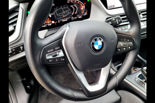 BMW 1-serie 118i Sport-Line, Camera, Digi Cockpit [1e eig. NL BTW]