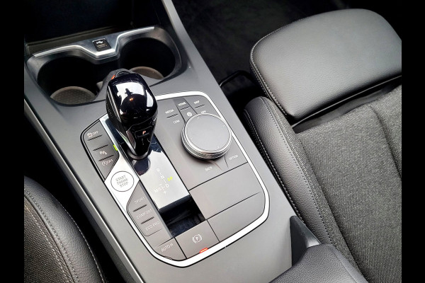 BMW 1-serie 118i Sport-Line, Camera, Digi Cockpit [1e eig. NL BTW]