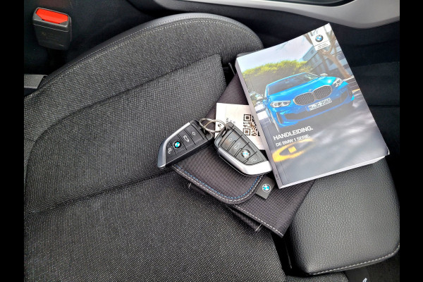 BMW 1-serie 118i Sport-Line, Camera, Digi Cockpit [1e eig. NL BTW]