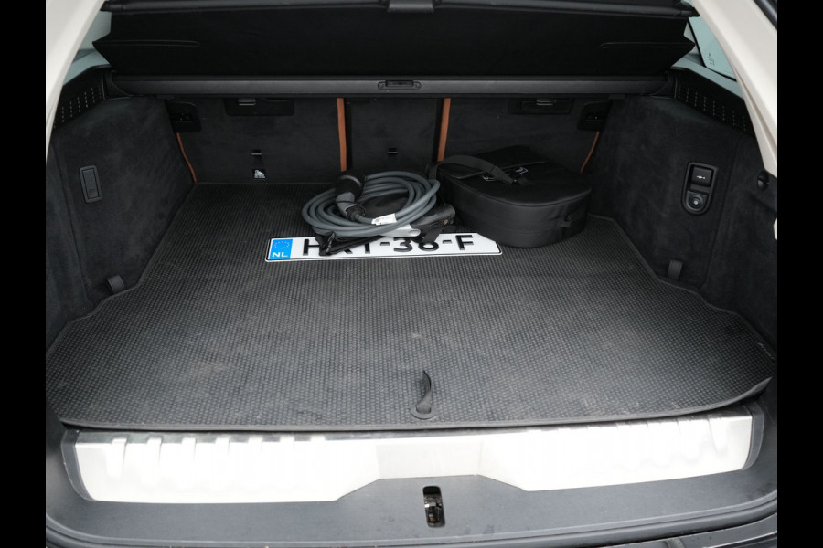 BMW 5 Serie Touring 530e xDrive Plug In Hybrid Business Edition Plus 293pk Dealer O.H PHEV | Trekhaak af Fabriek | Adaptive Cruise | 360 Camera | M Sportstuur | Keyless | BLIS |