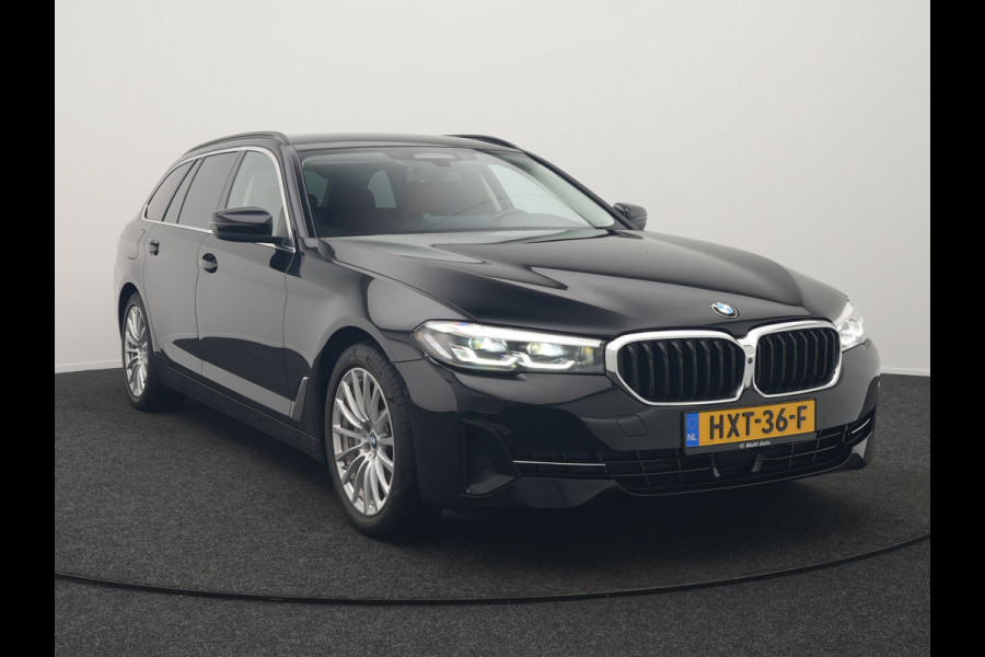 BMW 5 Serie Touring 530e xDrive Plug In Hybrid Business Edition Plus 293pk Dealer O.H PHEV | Trekhaak af Fabriek | Adaptive Cruise | 360 Camera | M Sportstuur | Keyless | BLIS |
