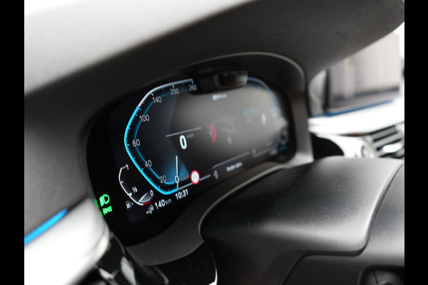 BMW 5 Serie Touring 530e xDrive Plug In Hybrid Business Edition Plus 293pk Dealer O.H PHEV | Trekhaak af Fabriek | Adaptive Cruise | 360 Camera | M Sportstuur | Keyless | BLIS |