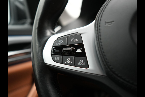 BMW 5 Serie Touring 530e xDrive Plug In Hybrid Business Edition Plus 293pk Dealer O.H PHEV | Trekhaak af Fabriek | Adaptive Cruise | 360 Camera | M Sportstuur | Keyless | BLIS |