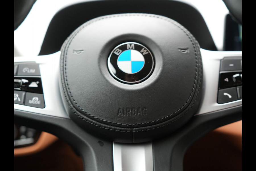 BMW 5 Serie Touring 530e xDrive Plug In Hybrid Business Edition Plus 293pk Dealer O.H PHEV | Trekhaak af Fabriek | Adaptive Cruise | 360 Camera | M Sportstuur | Keyless | BLIS |