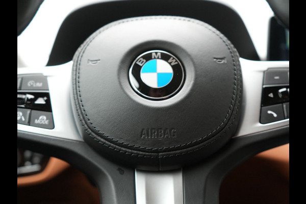 BMW 5 Serie Touring 530e xDrive Plug In Hybrid Business Edition Plus 293pk Dealer O.H PHEV | Trekhaak af Fabriek | Adaptive Cruise | 360 Camera | M Sportstuur | Keyless | BLIS |