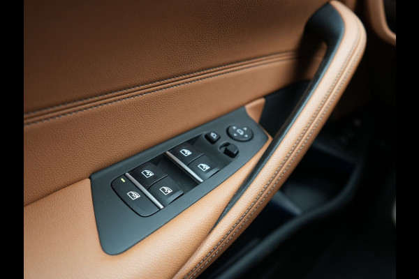 BMW 5 Serie Touring 530e xDrive Plug In Hybrid Business Edition Plus 293pk Dealer O.H PHEV | Trekhaak af Fabriek | Adaptive Cruise | 360 Camera | M Sportstuur | Keyless | BLIS |