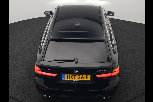 BMW 5 Serie Touring 530e xDrive Plug In Hybrid Business Edition Plus 293pk Dealer O.H PHEV | Trekhaak af Fabriek | Adaptive Cruise | 360 Camera | M Sportstuur | Keyless | BLIS |