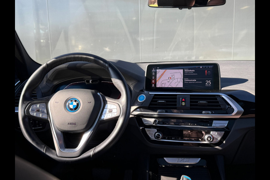 BMW IX3 95% SOH Executive 80 kWh Shadow Line Pano|Leder|Sfeer|Dealer Onderhouden