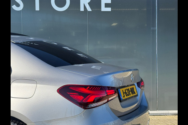 Mercedes-Benz A-Klasse 180 AMG NIGHT Pano|Sfeer||Dealer Onderhouden