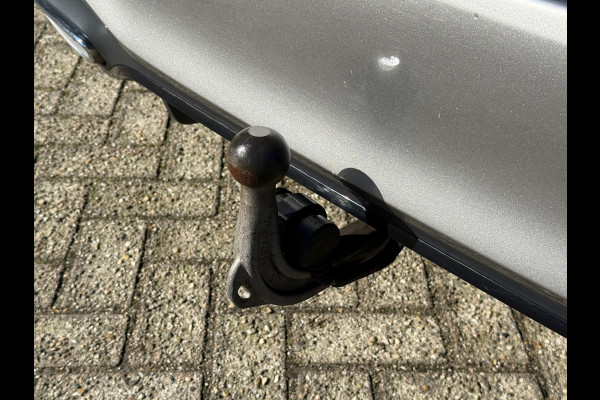 Mercedes-Benz A-Klasse 180 AMG NIGHT Pano|Sfeer||Dealer Onderhouden