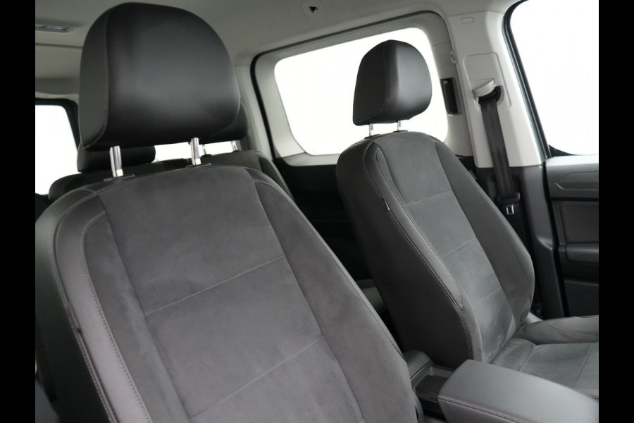 Volkswagen Caddy Maxi 1.5 TSI Style DSG Dealer O.H | Adaptive Cruise | Trekhaak Afn. | Apple Carplay | Camera | Alcantara Sportstoelen | LED Koplampen | Virtual | DAB | 17"L.M |