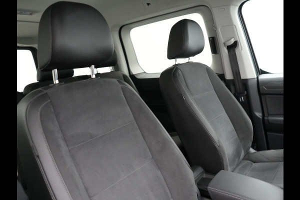 Volkswagen Caddy Maxi 1.5 TSI Style DSG Dealer O.H | Adaptive Cruise | Trekhaak Afn. | Apple Carplay | Camera | Alcantara Sportstoelen | LED Koplampen | Virtual | DAB | 17"L.M |