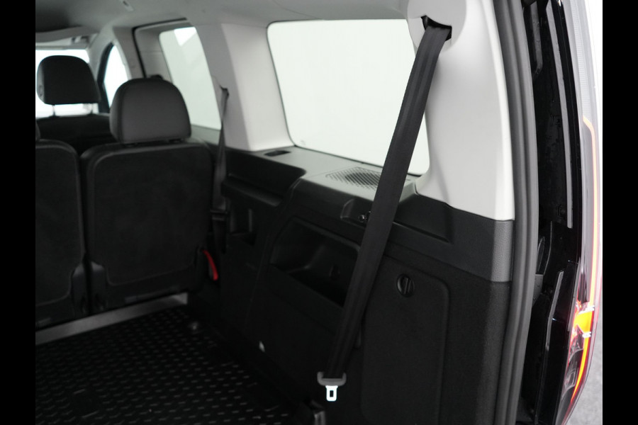 Volkswagen Caddy Maxi 1.5 TSI Style DSG Dealer O.H | Adaptive Cruise | Trekhaak Afn. | Apple Carplay | Camera | Alcantara Sportstoelen | LED Koplampen | Virtual | DAB | 17"L.M |