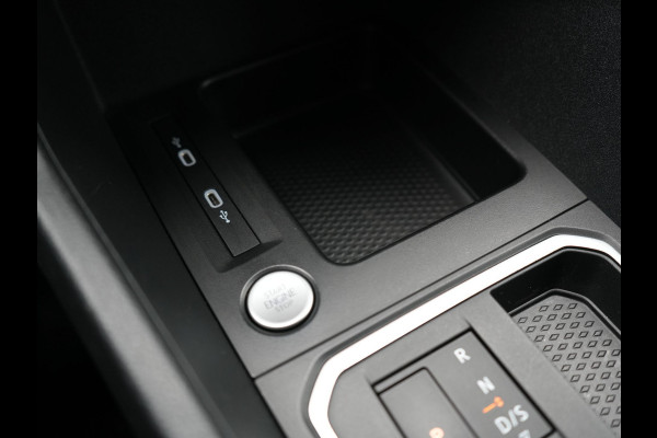 Volkswagen Caddy Maxi 1.5 TSI Style DSG Dealer O.H | Adaptive Cruise | Trekhaak Afn. | Apple Carplay | Camera | Alcantara Sportstoelen | LED Koplampen | Virtual | DAB | 17"L.M |