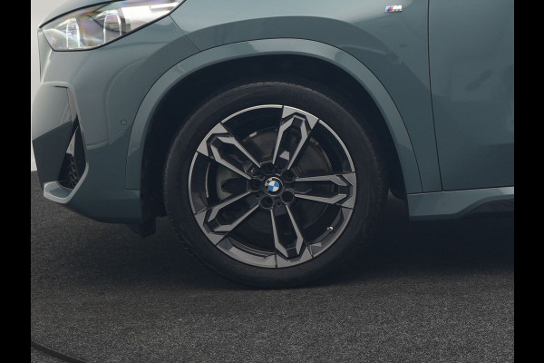 BMW X1 xDrive23i M Sport 204pk Dealer O.H | Panodak | Adaptive Cruise | Lederen Sportstoelen Massage & Memory | Head Up | 360 Camera | Harman Kardon | Widescreen Navi | Parkassist | Keyless | 19"L.M | Apple Carplay |