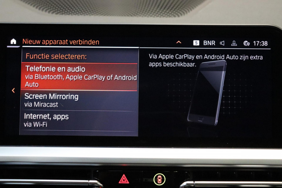 BMW 3 Serie Touring 330i xDrive High Executive M Sport / Panoramadak / Head-Up Display / Trekhaak / Leder / Apple CarPlay / Harman Kardon / 19 Inch /  Laserlicht / M Sportremsysteem / Adaptief M-onderstel