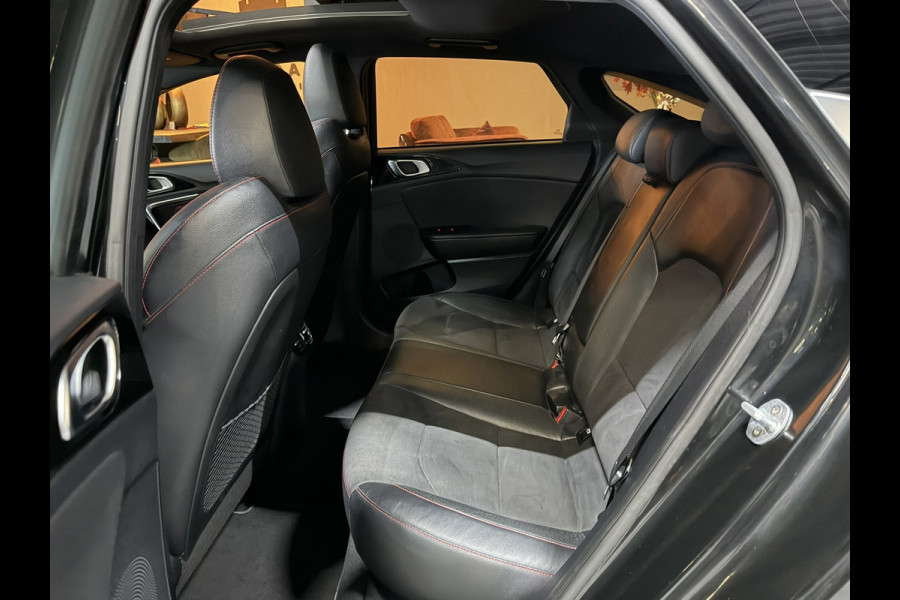 Kia ProCeed 1.6 T-GDi GT 204PK Garantie Trekhaak Pano Memory Carplay Camera JBL Audio StuurVW StoelVW Blindspot ACC Navi Rijklaar