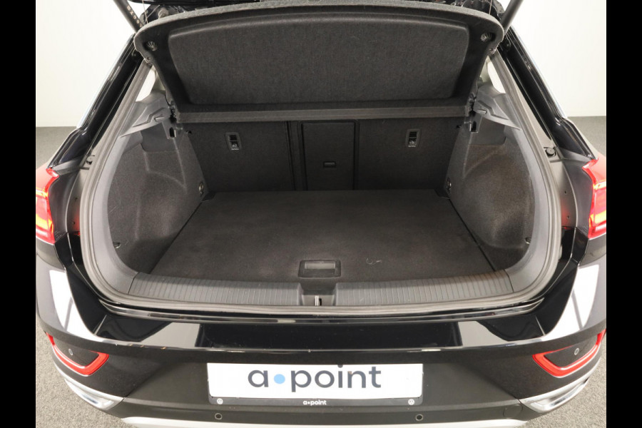 Volkswagen T-Roc 1.5 TSI Style 150 PK DSG | Panorama dak | Keyless entry/start | Matrix koplampen | Stoelverwarming | 18" LM velgen |