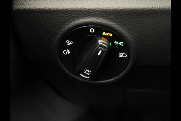 Volkswagen T-Roc 1.5 TSI Style 150 PK DSG | Panorama dak | Keyless entry/start | Matrix koplampen | Stoelverwarming | 18" LM velgen |