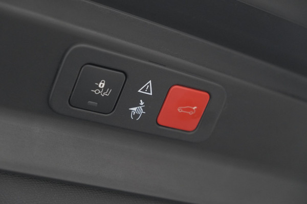Peugeot 5008 PureTech 130 EAT8 GT-Line | Trekhaak | Panoramadak | Dodehoekdetectie | Elektrische Kofferklep