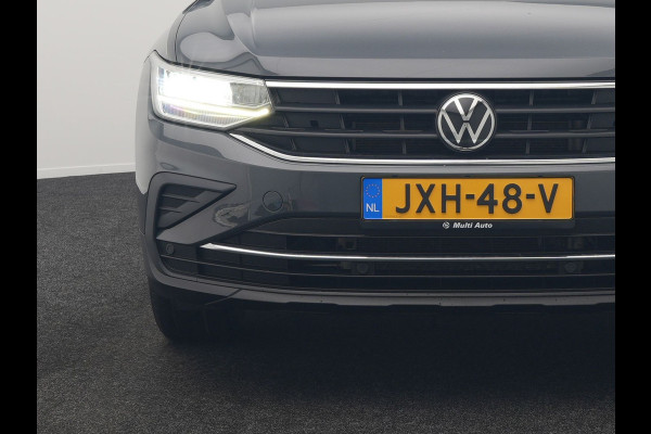Volkswagen Tiguan 1.4 TSI Elegance Plug In Hybrid 245pk Dealer O.H PHEV | Trekhaak af Fabriek | Adaptive Cruise | Alcantara Sportstoelen Massage &  Verwarmd | Virtual | Keyless | Apple Carplay | BLIS |