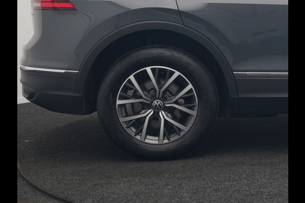 Volkswagen Tiguan 1.4 TSI Elegance Plug In Hybrid 245pk Dealer O.H PHEV | Trekhaak af Fabriek | Adaptive Cruise | Alcantara Sportstoelen Massage &  Verwarmd | Virtual | Keyless | Apple Carplay | BLIS |