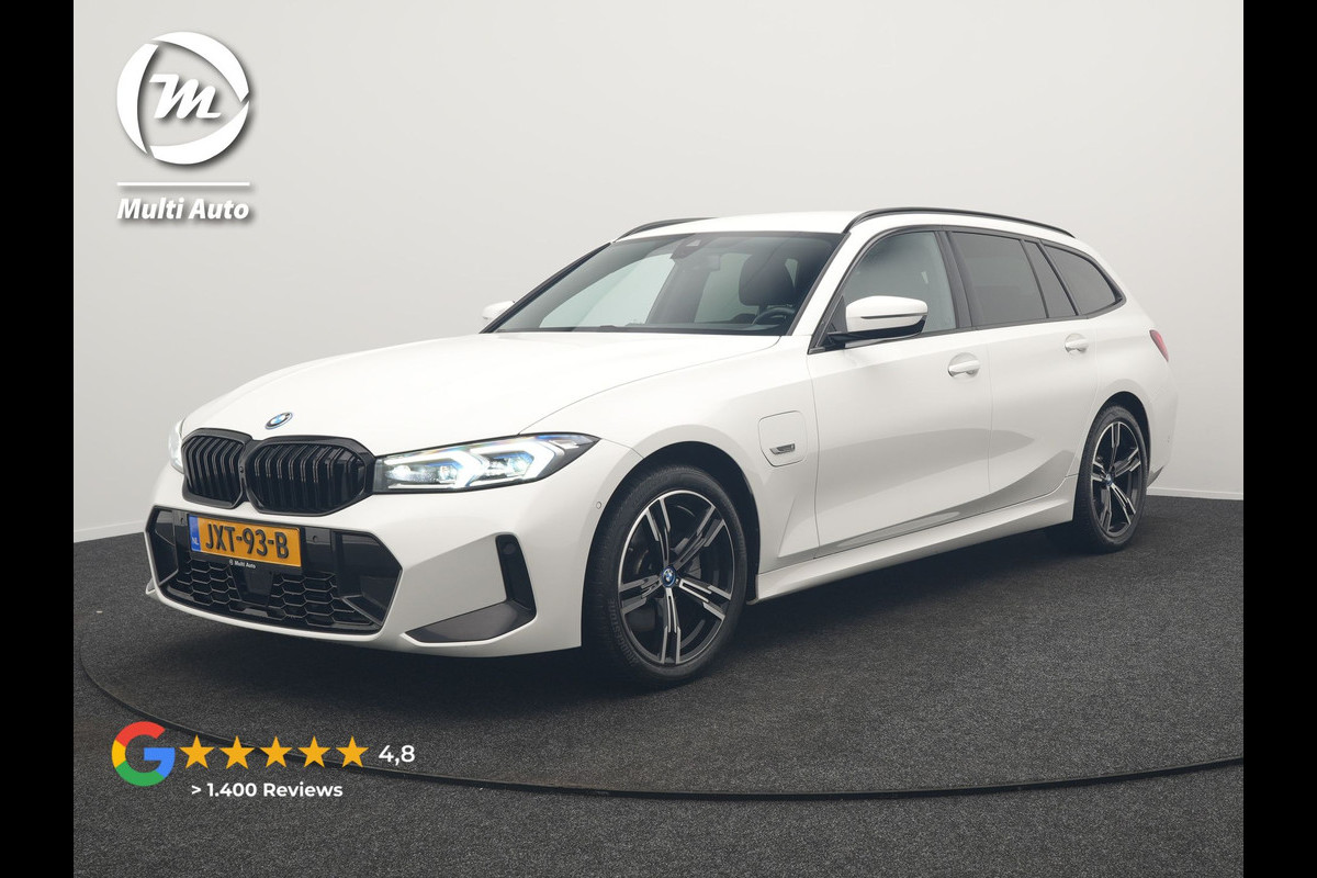 BMW 3 Serie Touring 320e M Sport FACELIFT Plug In Hybrid 204pk Dealer O.H PHEV | Trekhaak af Fabriek | Adapive Cruise | Widescreen Navi | Head Up | Alcantara Sportstoelen Verwarmd | Camera & Parkassist | Apple Carplay |