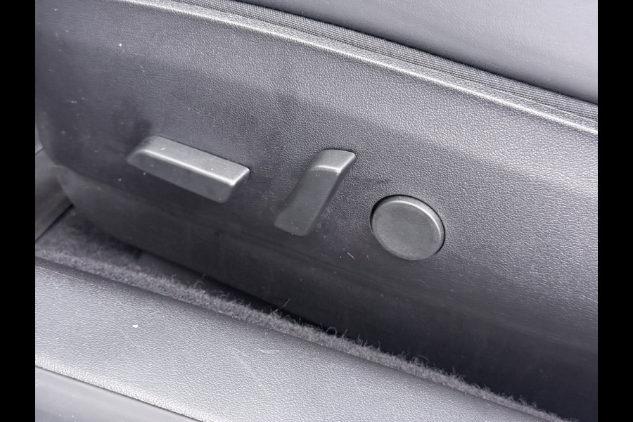 Tesla Model 3 Long Range AWD 75kWh Facelift Warmtepomp Lmv 19" AutoPilot Leder Panoramadak Adaptive-Cruise Camera's Elektr.-Stuur+Stoelen+Spie Navi LED DAB Voorverwarmen interieur Keyless One-Pedal-Drive 4WD SOH 87% Origineel Nederlandse Auto Fabrieksgarantie op Accu en Motor tot 27-09-2027/192.00km