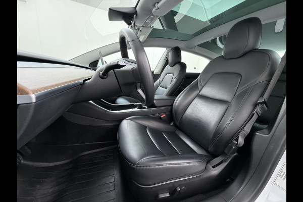Tesla Model 3 Long Range AWD 75kWh Facelift Warmtepomp Lmv 19" AutoPilot Leder Panoramadak Adaptive-Cruise Camera's Elektr.-Stuur+Stoelen+Spie Navi LED DAB Voorverwarmen interieur Keyless One-Pedal-Drive 4WD SOH 87% Origineel Nederlandse Auto Fabrieksgarantie op Accu en Motor tot 27-09-2027/192.00km