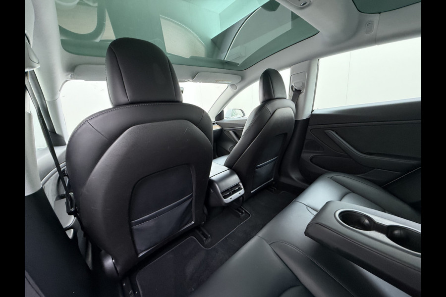 Tesla Model 3 Long Range AWD 75kWh Facelift Warmtepomp Lmv 19" AutoPilot Leder Panoramadak Adaptive-Cruise Camera's Elektr.-Stuur+Stoelen+Spie Navi LED DAB Voorverwarmen interieur Keyless One-Pedal-Drive 4WD SOH 87% Origineel Nederlandse Auto Fabrieksgarantie op Accu en Motor tot 27-09-2027/192.00km