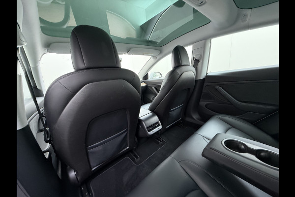 Tesla Model 3 Long Range AWD 75kWh Facelift Warmtepomp Lmv 19" AutoPilot Leder Panoramadak Adaptive-Cruise Camera's Elektr.-Stuur+Stoelen+Spie Navi LED DAB Voorverwarmen interieur Keyless One-Pedal-Drive 4WD SOH 87% Origineel Nederlandse Auto Fabrieksgarantie op Accu en Motor tot 27-09-2027/192.00km