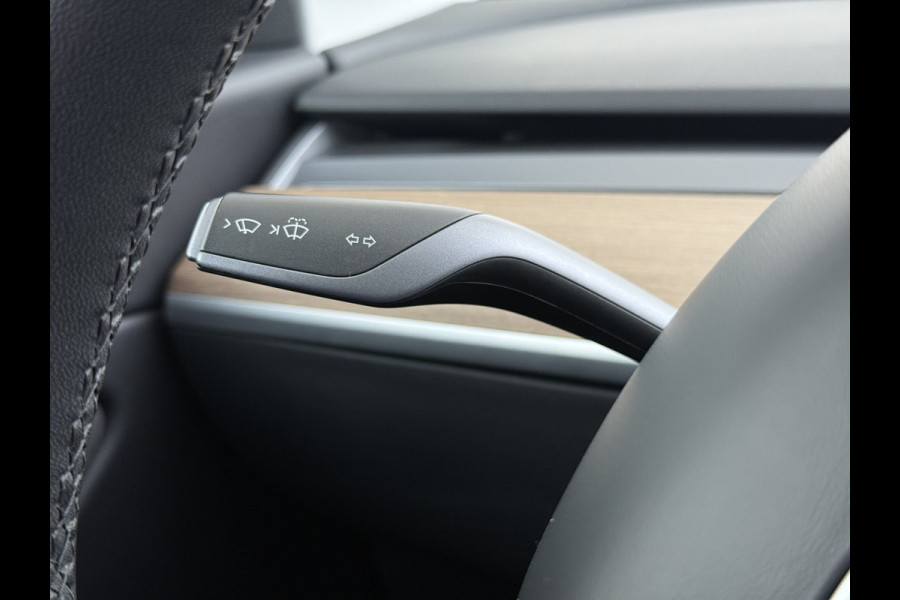 Tesla Model 3 Long Range AWD 75kWh Facelift Warmtepomp Lmv 19" AutoPilot Leder Panoramadak Adaptive-Cruise Camera's Elektr.-Stuur+Stoelen+Spie Navi LED DAB Voorverwarmen interieur Keyless One-Pedal-Drive 4WD SOH 87% Origineel Nederlandse Auto Fabrieksgarantie op Accu en Motor tot 27-09-2027/192.00km
