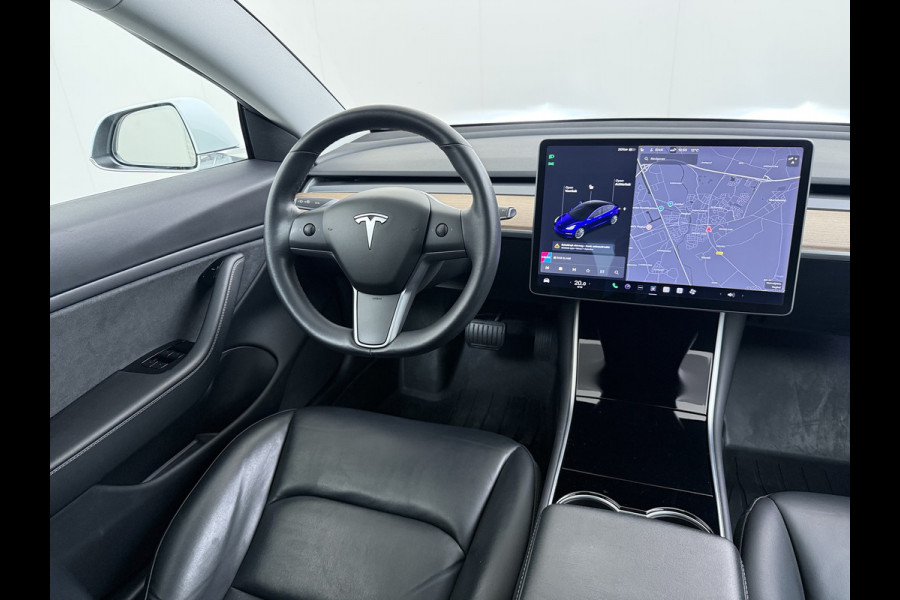 Tesla Model 3 Long Range AWD 75kWh Facelift Warmtepomp Lmv 19" AutoPilot Leder Panoramadak Adaptive-Cruise Camera's Elektr.-Stuur+Stoelen+Spie Navi LED DAB Voorverwarmen interieur Keyless One-Pedal-Drive 4WD SOH 87% Origineel Nederlandse Auto Fabrieksgarantie op Accu en Motor tot 27-09-2027/192.00km