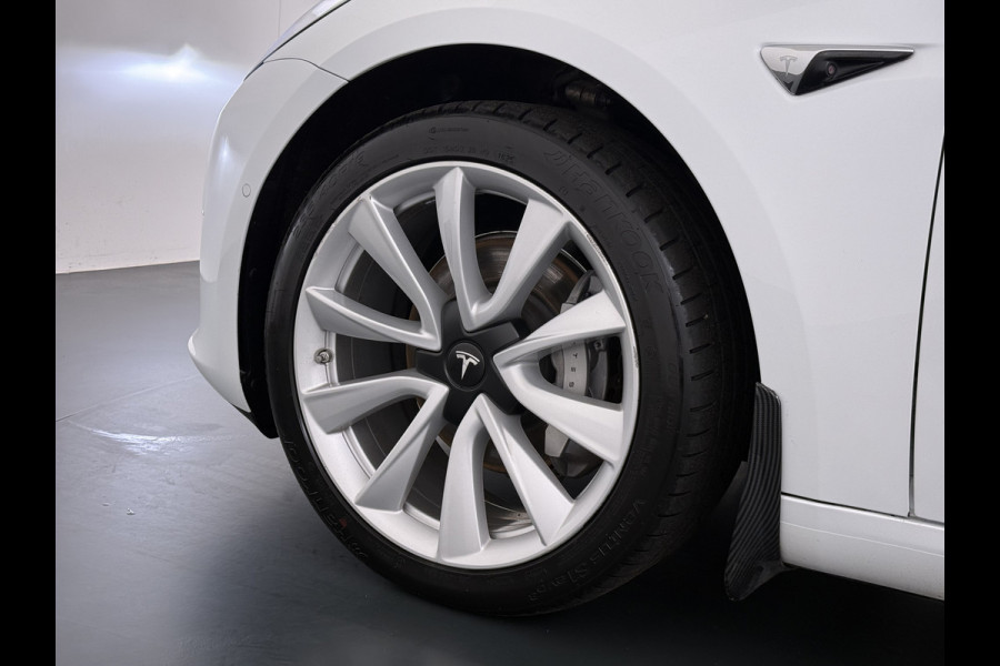 Tesla Model 3 Long Range AWD 75kWh Facelift Warmtepomp Lmv 19" AutoPilot Leder Panoramadak Adaptive-Cruise Camera's Elektr.-Stuur+Stoelen+Spie Navi LED DAB Voorverwarmen interieur Keyless One-Pedal-Drive 4WD SOH 87% Origineel Nederlandse Auto Fabrieksgarantie op Accu en Motor tot 27-09-2027/192.00km