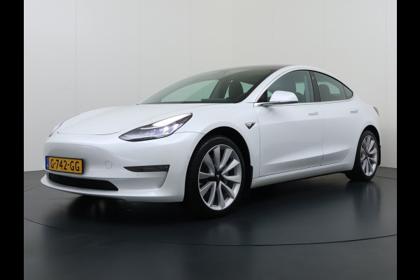 Tesla Model 3 Long Range AWD 75kWh Facelift Warmtepomp Lmv 19" AutoPilot Leder Panoramadak Adaptive-Cruise Camera's Elektr.-Stuur+Stoelen+Spie Navi LED DAB Voorverwarmen interieur Keyless One-Pedal-Drive 4WD SOH 87% Origineel Nederlandse Auto Fabrieksgarantie op Accu en Motor tot 27-09-2027/192.00km