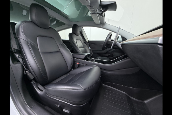 Tesla Model 3 Long Range AWD 75kWh Facelift Warmtepomp Lmv 19" AutoPilot Leder Panoramadak Adaptive-Cruise Camera's Elektr.-Stuur+Stoelen+Spie Navi LED DAB Voorverwarmen interieur Keyless One-Pedal-Drive 4WD SOH 87% Origineel Nederlandse Auto Fabrieksgarantie op Accu en Motor tot 27-09-2027/192.00km