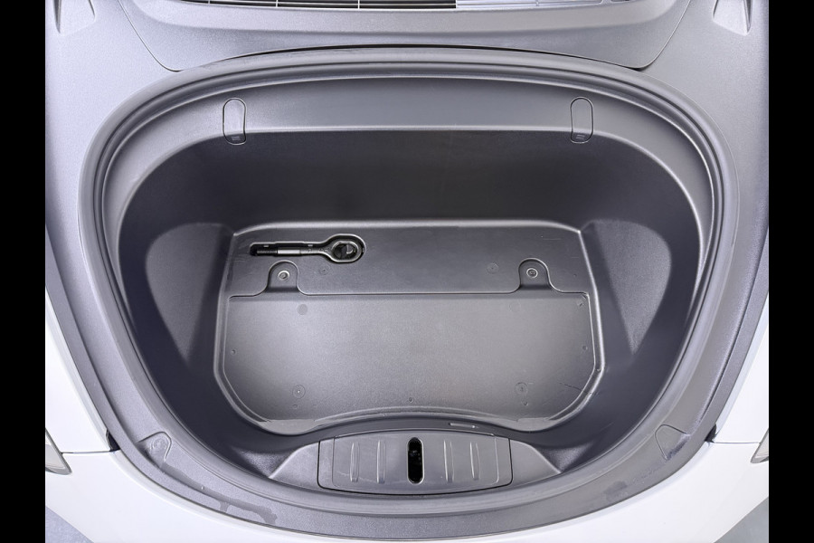 Tesla Model 3 Long Range AWD 75kWh Facelift Warmtepomp Lmv 19" AutoPilot Leder Panoramadak Adaptive-Cruise Camera's Elektr.-Stuur+Stoelen+Spie Navi LED DAB Voorverwarmen interieur Keyless One-Pedal-Drive 4WD SOH 87% Origineel Nederlandse Auto Fabrieksgarantie op Accu en Motor tot 27-09-2027/192.00km