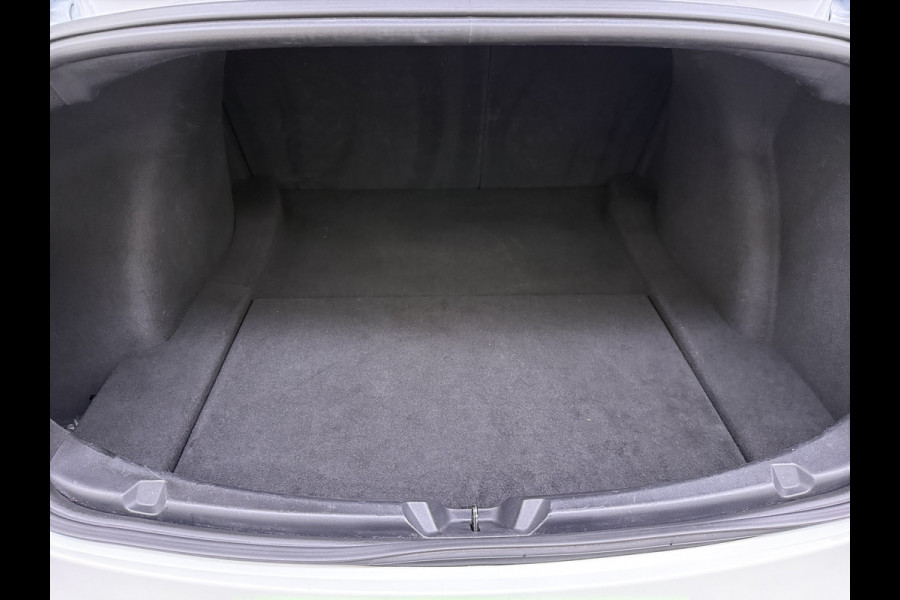 Tesla Model 3 Long Range AWD 75kWh Facelift Warmtepomp Lmv 19" AutoPilot Leder Panoramadak Adaptive-Cruise Camera's Elektr.-Stuur+Stoelen+Spie Navi LED DAB Voorverwarmen interieur Keyless One-Pedal-Drive 4WD SOH 87% Origineel Nederlandse Auto Fabrieksgarantie op Accu en Motor tot 27-09-2027/192.00km
