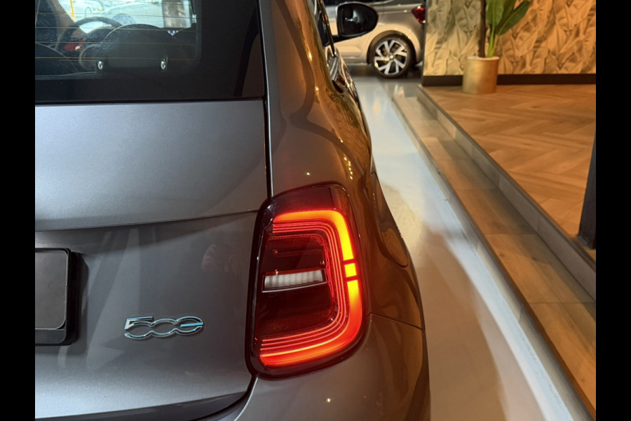Fiat 500 La Prima 42 kWh Garantie Camera Cruise Navi Clima Lane Rijklaar