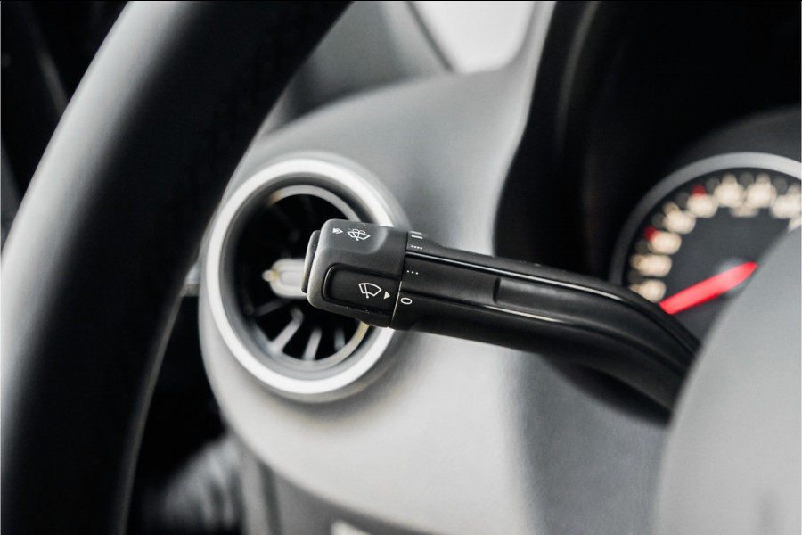 Mercedes-Benz Sprinter 319 1.9 CDI L2H2 RWD Distronic Camera LED Navi Trekhaak 3.5T