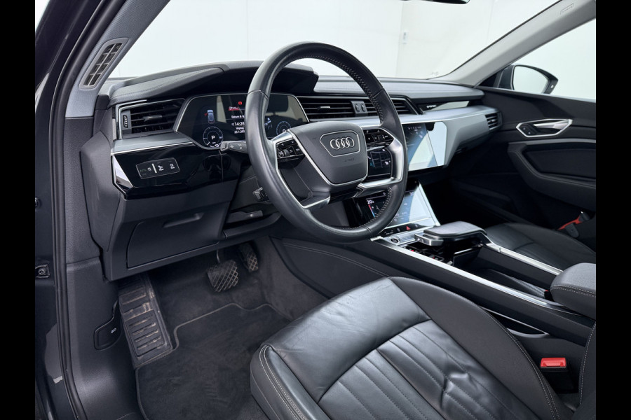 Audi e-tron 313pk Quattro Soh 91% Leer PanoDak Adaptive.Cruise Camera Elek.Stoelen+Memory+Verwarmd Navi Ecc Pdc Stoelverwarming Elek.Achterklep AWD Led Bluetooth Rijstrooksensor WiFi Lmv 4WD Business Edition Plus 71kWh Origineel Nederlandse Auto 1800kg trekvermogen!