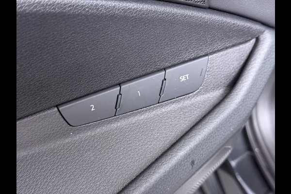 Audi e-tron 313pk Quattro Soh 91% Leer PanoDak Adaptive.Cruise Camera Elek.Stoelen+Memory+Verwarmd Navi Ecc Pdc Stoelverwarming Elek.Achterklep AWD Led Bluetooth Rijstrooksensor WiFi Lmv 4WD Business Edition Plus 71kWh Origineel Nederlandse Auto 1800kg trekvermogen!