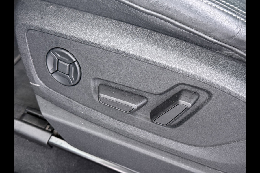 Audi e-tron 313pk Quattro Soh 91% Leer PanoDak Adaptive.Cruise Camera Elek.Stoelen+Memory+Verwarmd Navi Ecc Pdc Stoelverwarming Elek.Achterklep AWD Led Bluetooth Rijstrooksensor WiFi Lmv 4WD Business Edition Plus 71kWh Origineel Nederlandse Auto 1800kg trekvermogen!