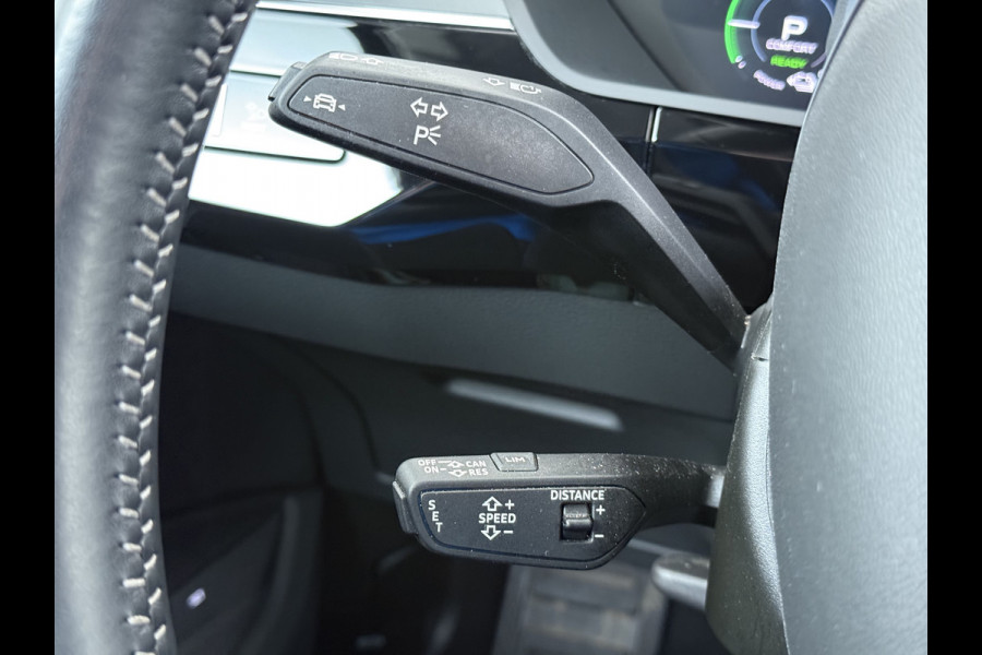Audi e-tron 313pk Quattro Soh 91% Leer PanoDak Adaptive.Cruise Camera Elek.Stoelen+Memory+Verwarmd Navi Ecc Pdc Stoelverwarming Elek.Achterklep AWD Led Bluetooth Rijstrooksensor WiFi Lmv 4WD Business Edition Plus 71kWh Origineel Nederlandse Auto 1800kg trekvermogen!